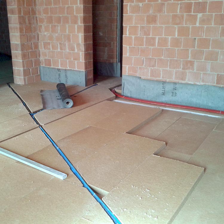 Wood fiber FiberTherm SD installed as dry screed